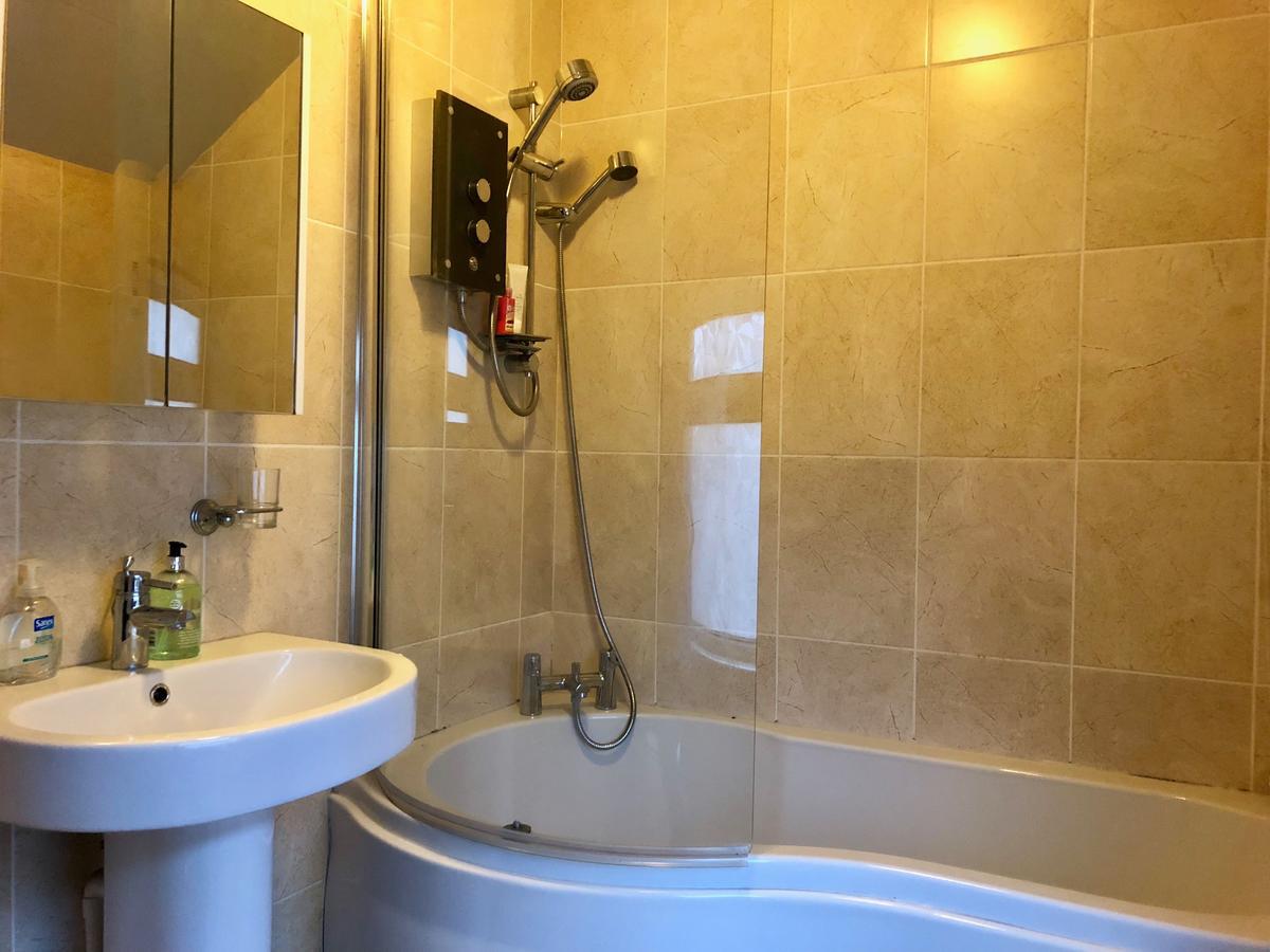 Edwardian City Centre House For Big Groups, Offroad Parking & Hot Tub! Кардіфф Екстер'єр фото